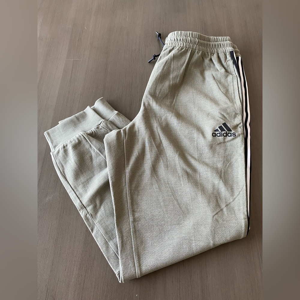 Men’s Adidas Sweat Pants / Athletic Wear / Sweats